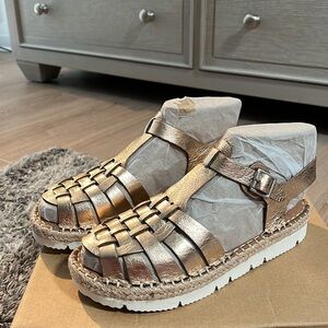 GENTLE SOULS FISHERMAN SANDALS - NEW